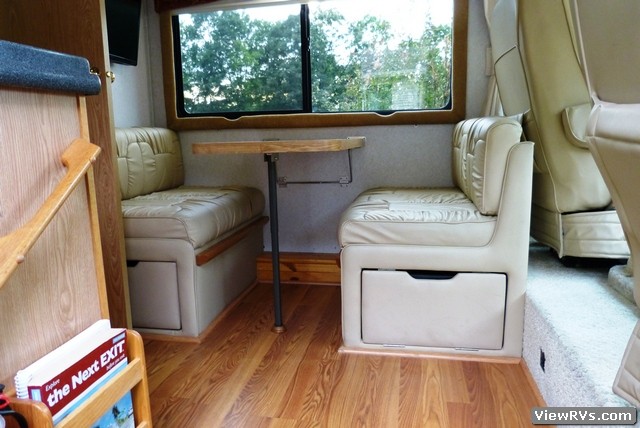 2005 Airstream Land Yacht 26' Motorhome (C)