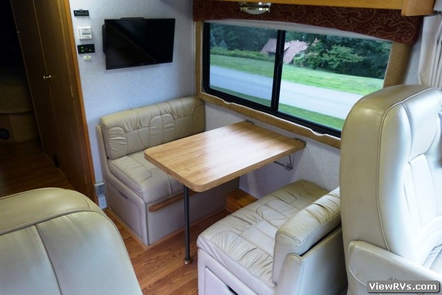 2005 Airstream Land Yacht 26' Motorhome (C)