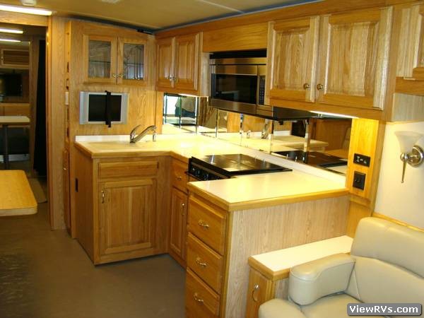 2005 Airstream SkyDeck 390 Motorhome (A)