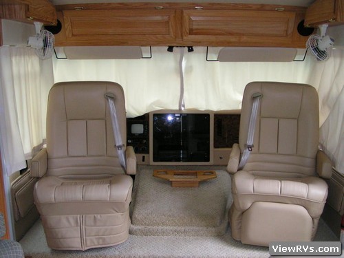 2005 Airstream Land Yacht 30' Motorhome (A)
