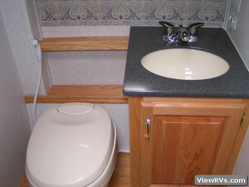 2005 Airstream Land Yacht 30' Motorhome (A)