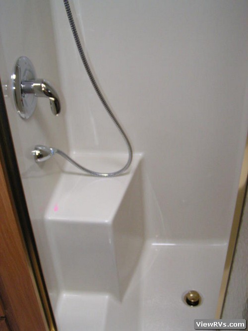 2005 Airstream Land Yacht 30' Motorhome (A)