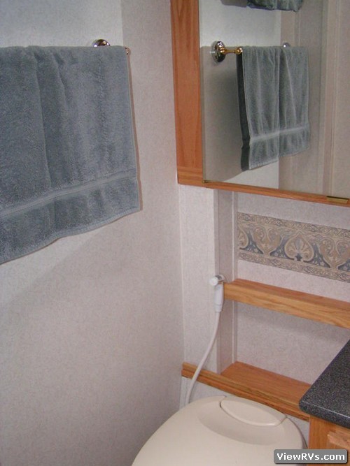 2005 Airstream Land Yacht 30' Motorhome (A)