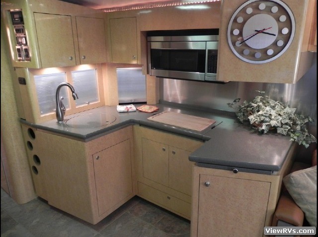 2006 Airstream Land Yacht A37 Motorhome (A)