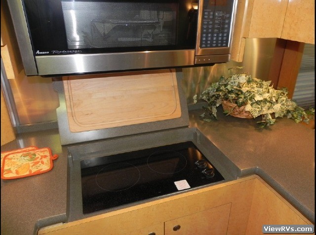 2006 Airstream Land Yacht A37 Motorhome (A)