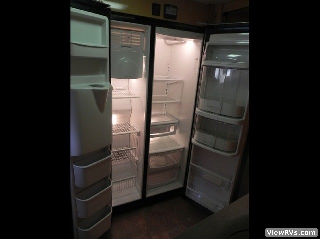 2006 Airstream Land Yacht A37 Motorhome (A)