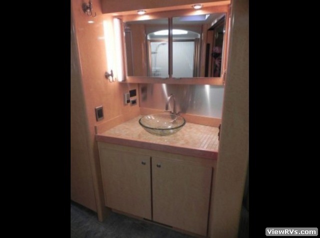 2006 Airstream Land Yacht A37 Motorhome (A)