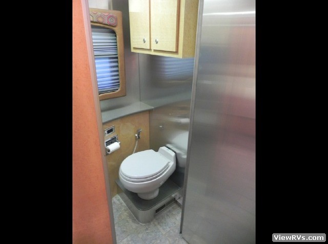 2006 Airstream Land Yacht A37 Motorhome (A)