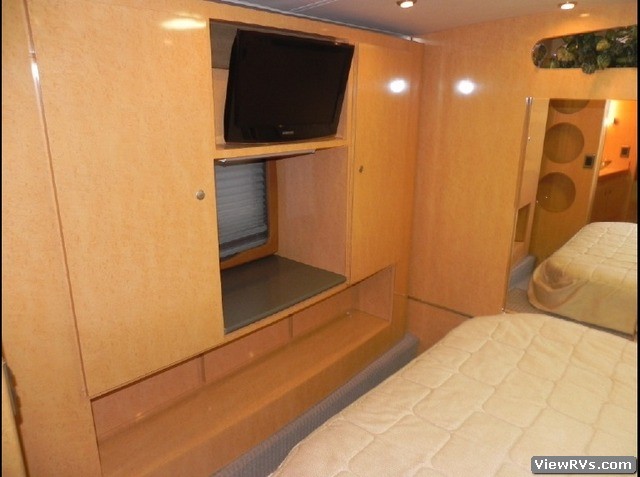 2006 Airstream Land Yacht A37 Motorhome (A)