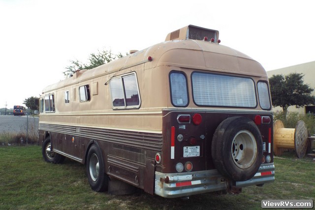1965 Blue Bird Wanderlodge 31' Motorhome (A)