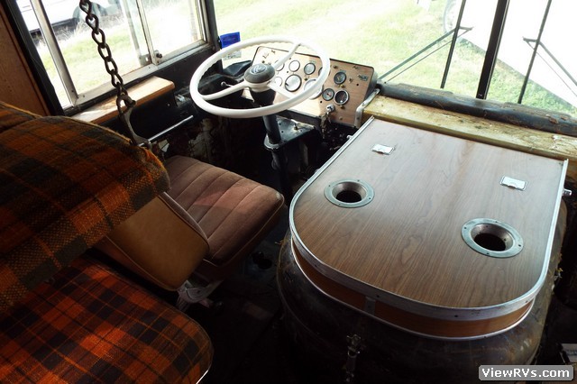 1965 Blue Bird Wanderlodge 31' Motorhome (A)