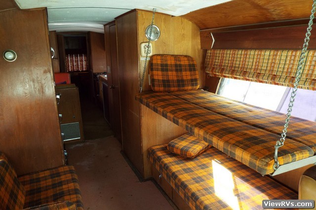 1965 Blue Bird Wanderlodge 31' Motorhome (A)