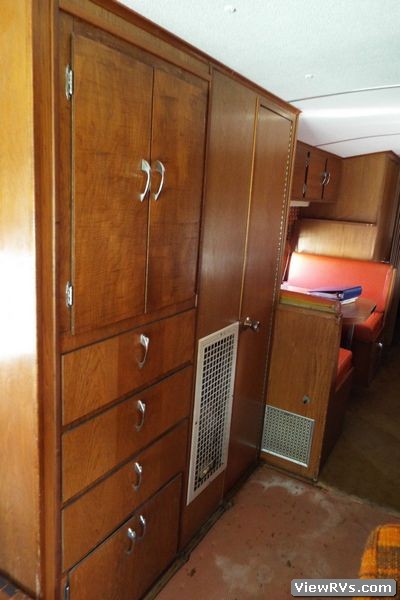 1965 Blue Bird Wanderlodge 31' Motorhome (A)