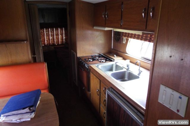 1965 Blue Bird Wanderlodge 31' Motorhome (A)