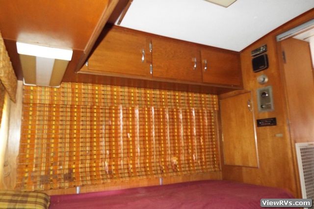 1965 Blue Bird Wanderlodge 31' Motorhome (A)