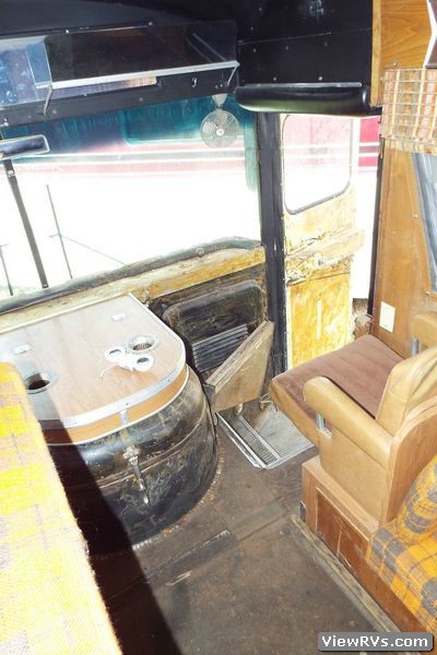 1965 Blue Bird Wanderlodge 31' Motorhome (A)