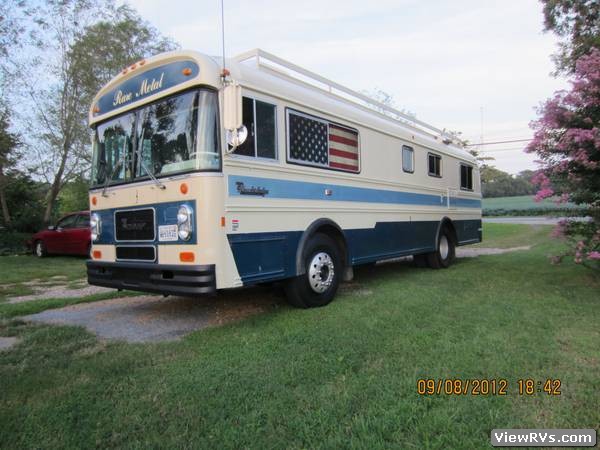 1974 Blue Bird Wanderlodge 33 Motorhome (A)