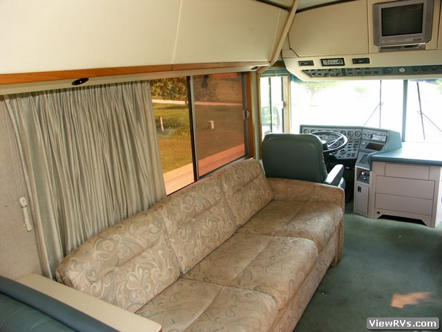 1989 Blue Bird Wanderlodge SP36 Motorhome (A)