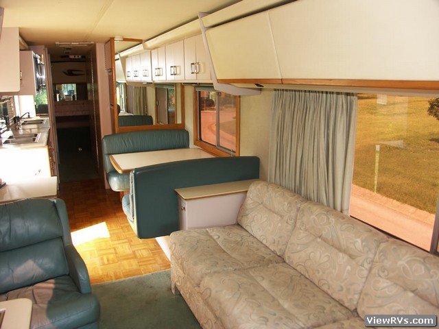 1989 Blue Bird Wanderlodge SP36 Motorhome (A)