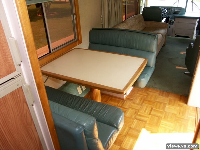 1989 Blue Bird Wanderlodge SP36 Motorhome (A)