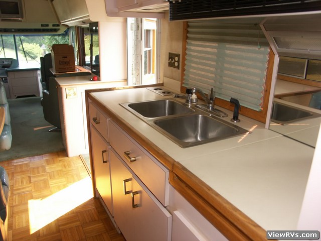 1989 Blue Bird Wanderlodge SP36 Motorhome (A)