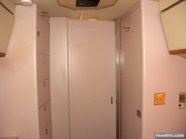 1989 Blue Bird Wanderlodge SP36 Motorhome (A)