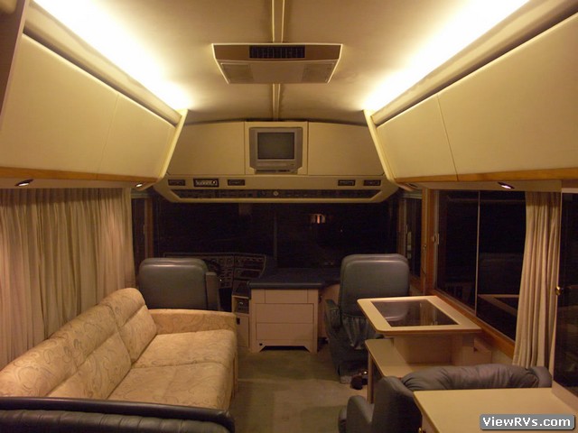 1989 Blue Bird Wanderlodge SP36 Motorhome (A)