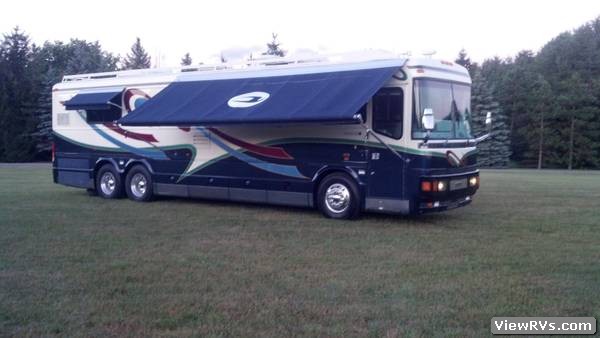 1998 Blue Bird Wanderlodge LXI 41 Motorhome (A)