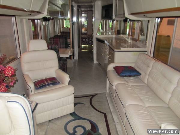 1998 Blue Bird Wanderlodge LXI 41 Motorhome (A)