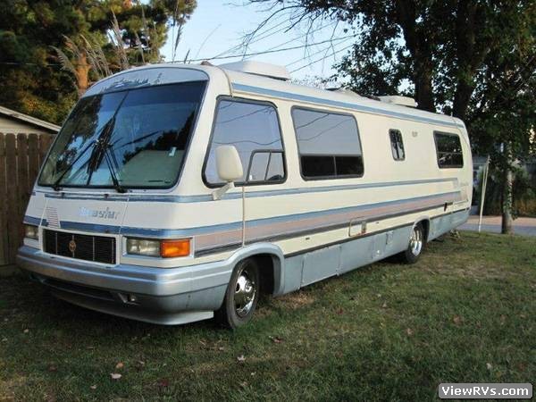 1992 Champion Ultrastar 30' Motorhome (A)