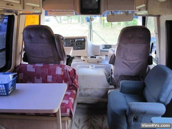 1992 Champion Ultrastar 30' Motorhome (A)