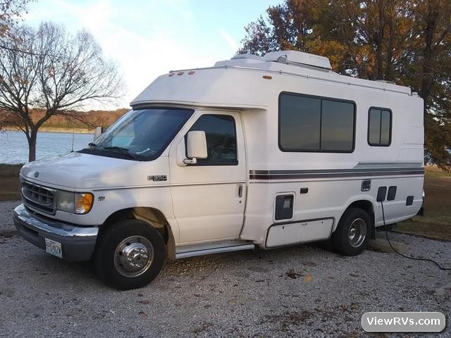 1999 Chinook Premier LT Motorhome 21