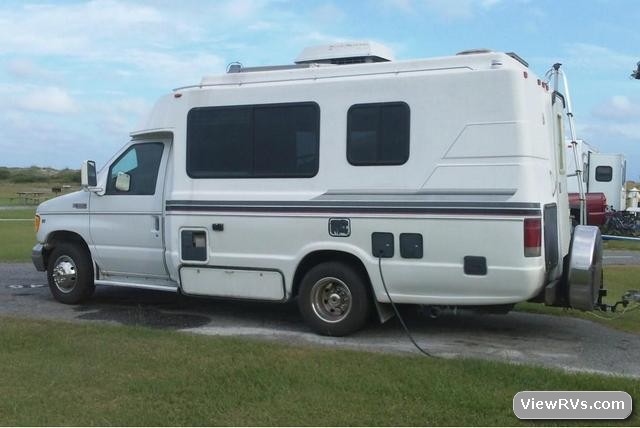 1999 Chinook Premier LT Motorhome 21