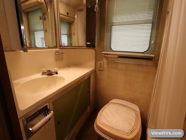 1975 FMC 2900R Motorhome