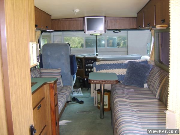 1976 FMC 2900R 29' Motorhome (A)