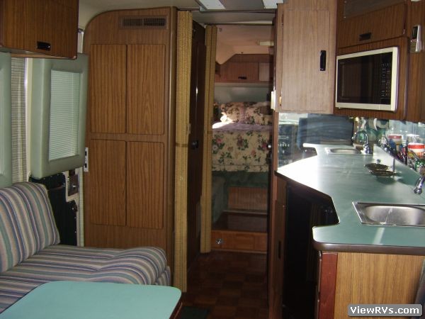 1976 FMC 2900R 29' Motorhome (A)