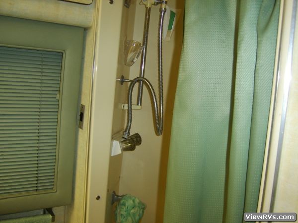 1976 FMC 2900R 29' Motorhome (A)