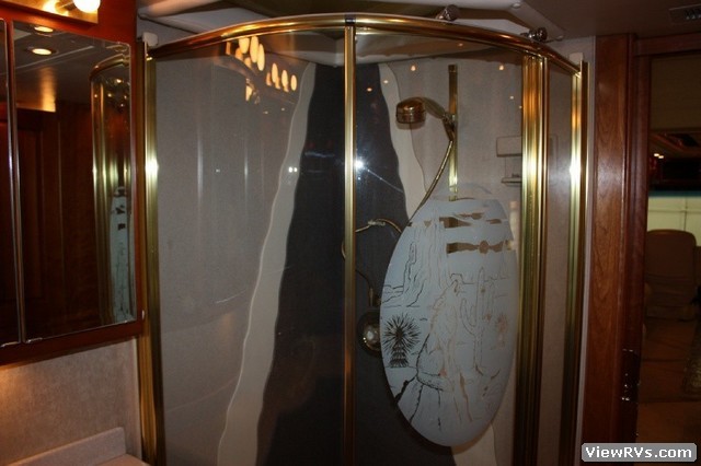 2001 Monaco Signature General 45' Motorhome (A)