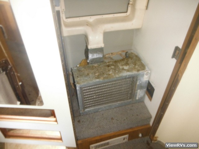 1980 Vixen Motorhome 21' (B)