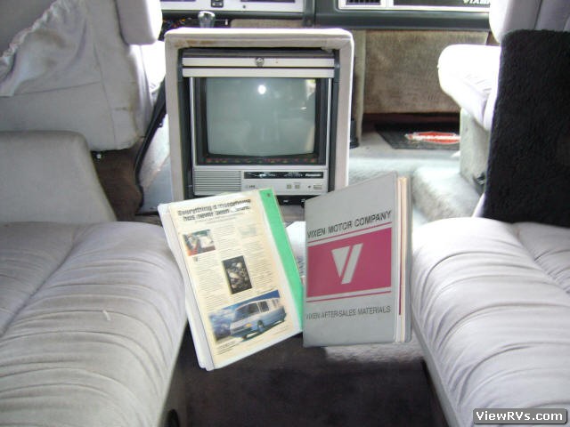 1988 Vixen Motorhome 21' (A)