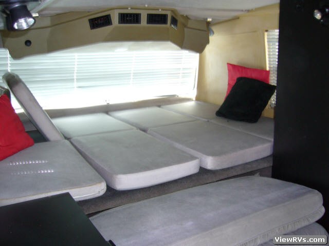 1988 Vixen Motorhome 21' (A)