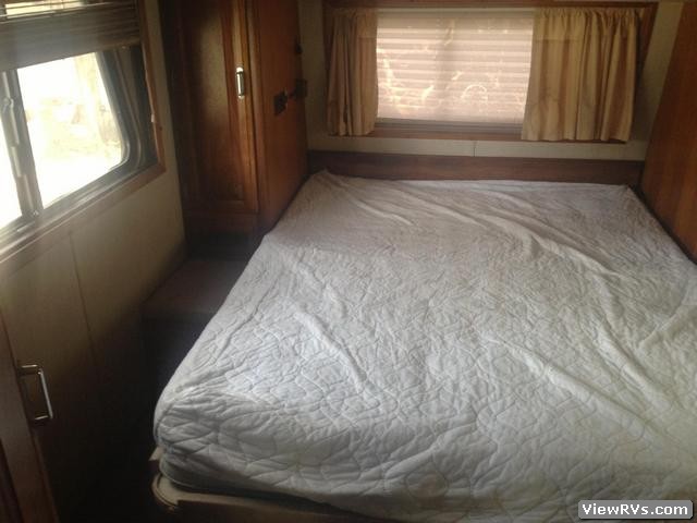 1987 Vogue Motorhome 35' Crown Bus (A)