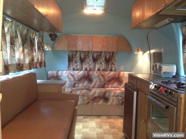1964 Airstream Travel Trailer Globe Trotter 19' (A)