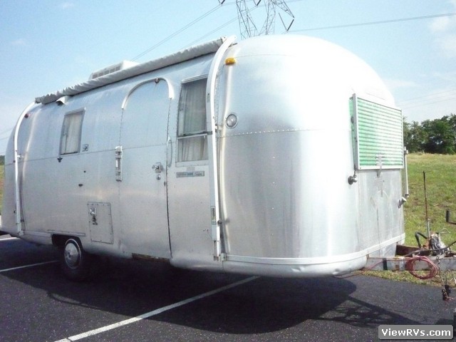 1966 Airstream Safari 22' Travel Trailer (A)