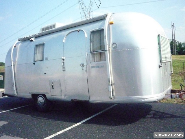 1966 Airstream Safari 22' Travel Trailer (A)
