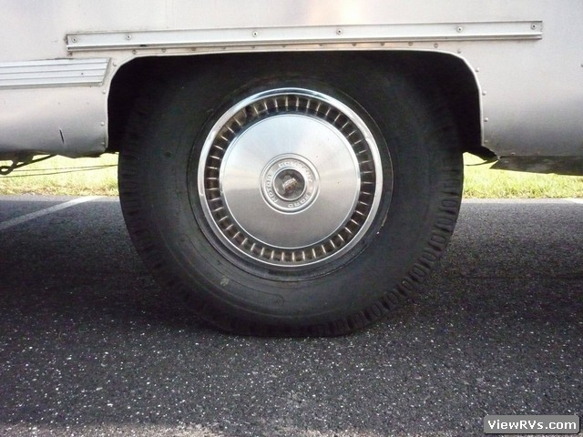 1966 Airstream Safari 22' Travel Trailer (A)