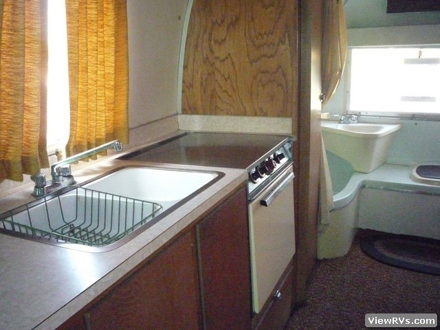 1966 Airstream Safari 22' Travel Trailer (A)