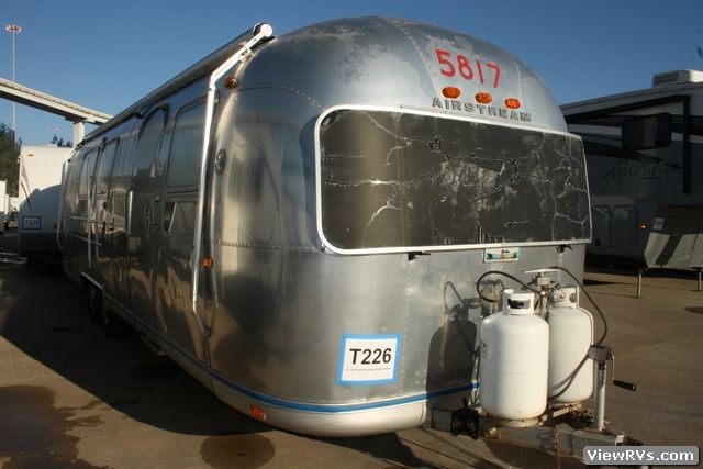 1969 Airstream Travel Trailer Sovereign of the Road 31' (A)