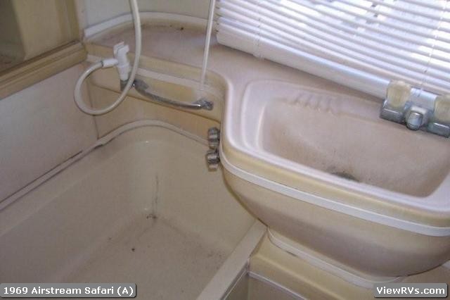 1969 Airstream Safari 23' Travel Trailer (A)