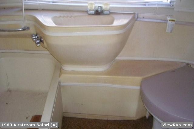 1969 Airstream Safari 23' Travel Trailer (A)